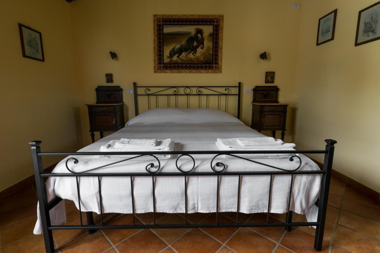 וטראלה Agriturismo Il Poggio מראה חיצוני תמונה