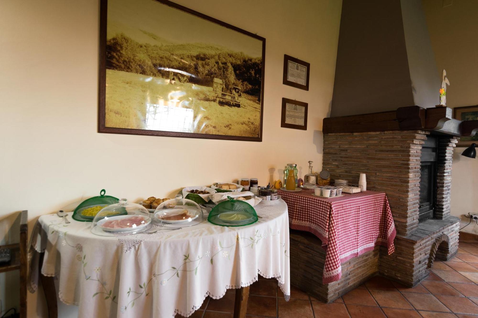 וטראלה Agriturismo Il Poggio מראה חיצוני תמונה
